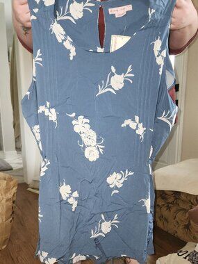 Sleeveless Blouse